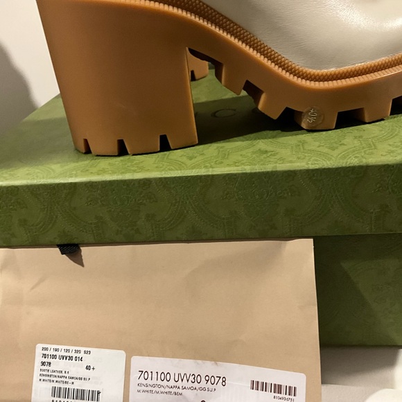 Beautiful Kensington Napa Boot w/Crystals 💕💜 - Picture 4 of 4